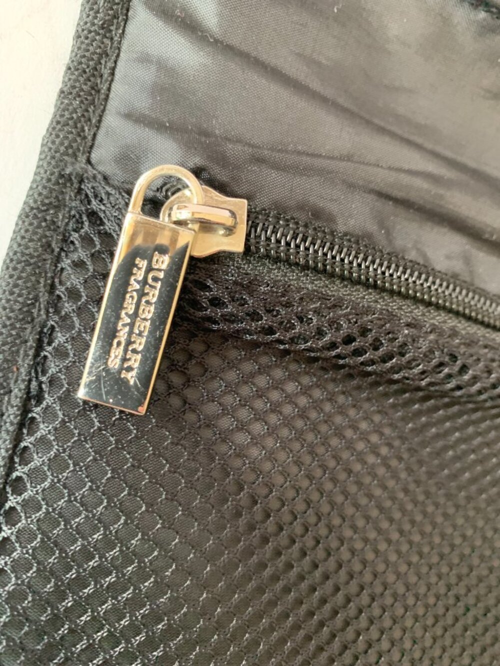 Burberry Fragrances Toiletry Travel Black Hanging Folding Compartment Bag - Picture 8 of 12